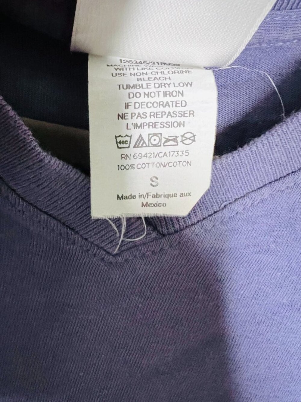 Reebok Purple V-Neck Short-Sleeve T-Shirt Mens Size Small 100% Cotton Casual Wea - Picture 5 of 6